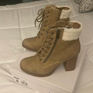 Beige ankle boot